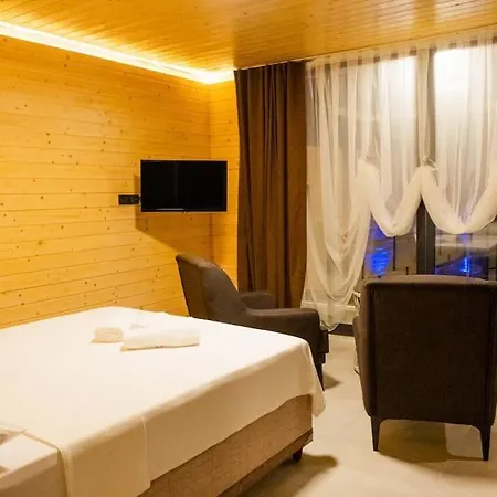Villa Doga Icerisinde Lueks Madeline