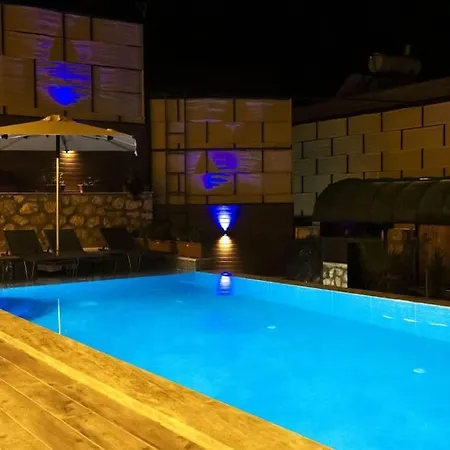 Villa Doga Icerisinde Lueks Madeline *